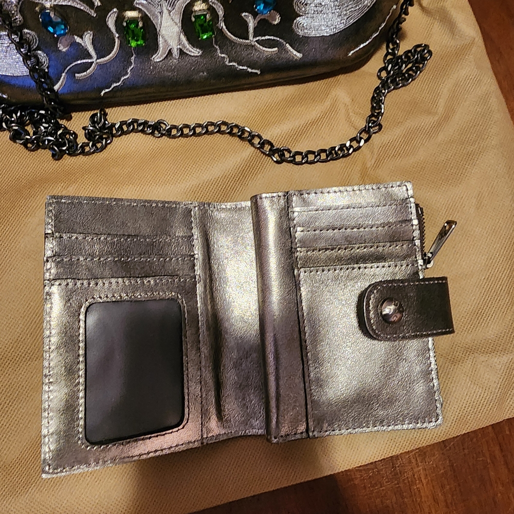 Patricia Nash Metallic Clutch w/Wallet. Jewel Embroidery Design - Picture 4 of 6